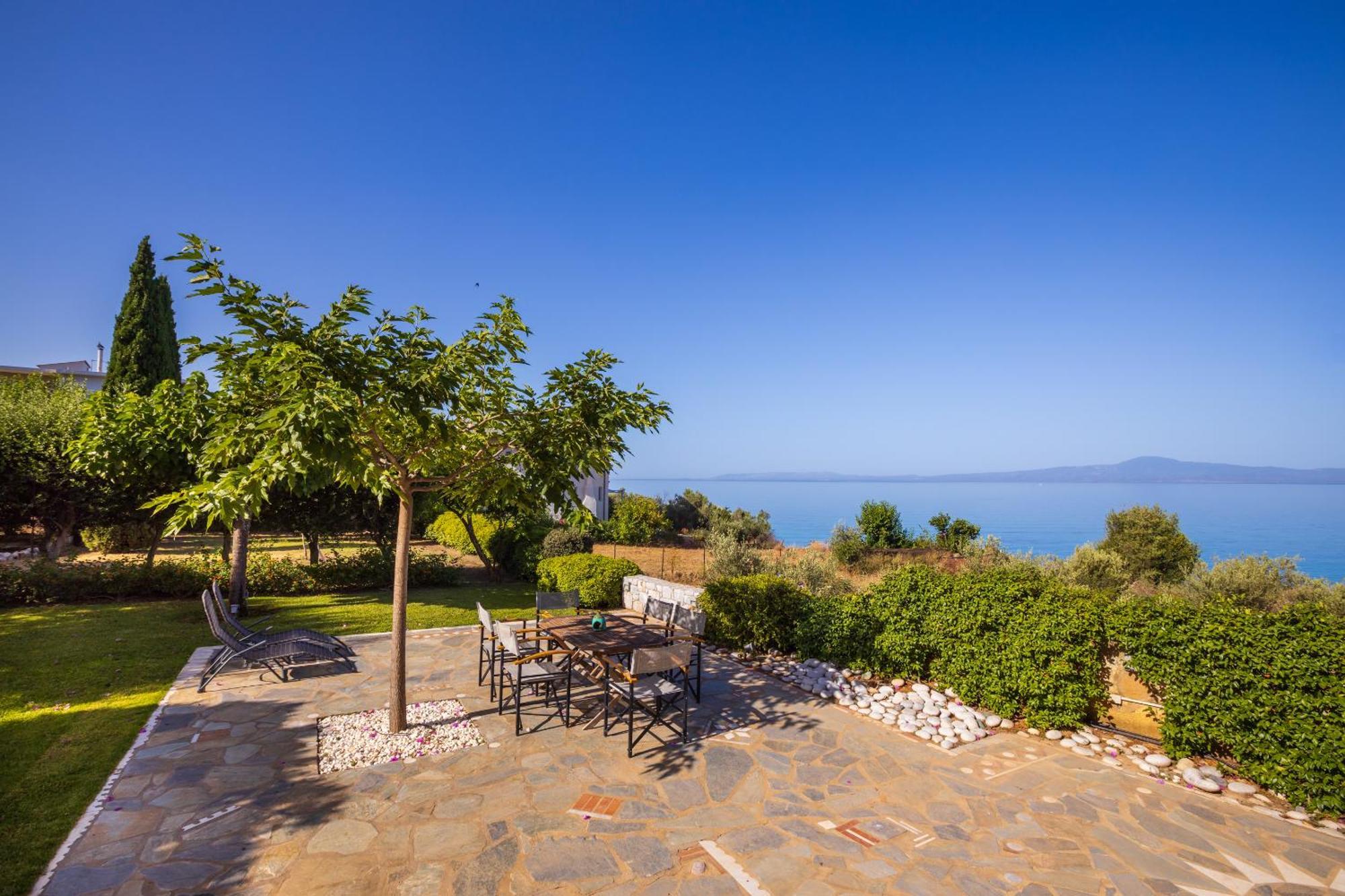 קלמאטה Messinian Blue Seaside Villa מראה חיצוני תמונה