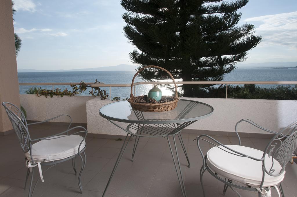 קלמאטה Messinian Blue Seaside Villa מראה חיצוני תמונה