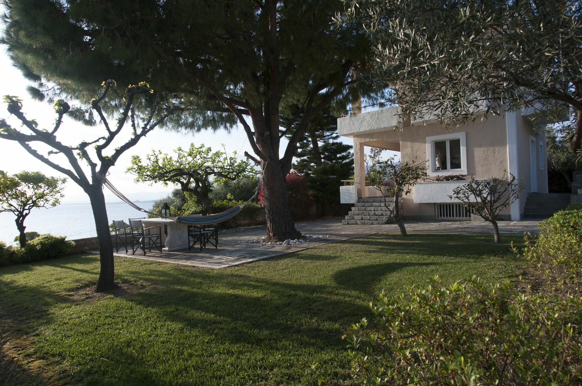 קלמאטה Messinian Blue Seaside Villa מראה חיצוני תמונה